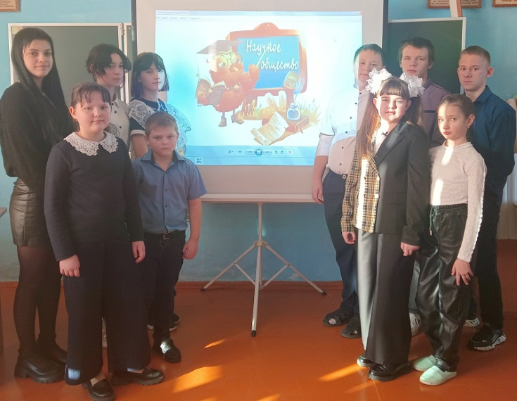 В школе прошла научно- исследовательская конференция.
